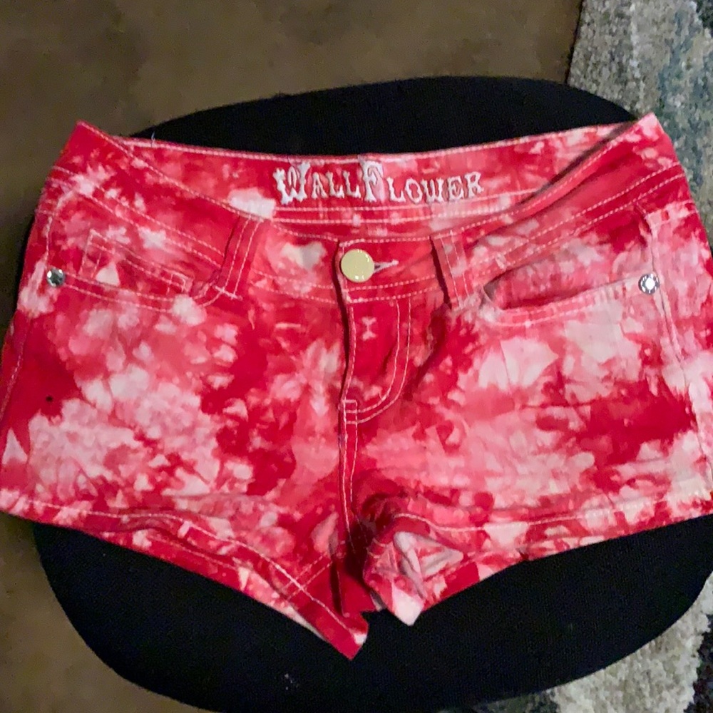 Wallflower shorts